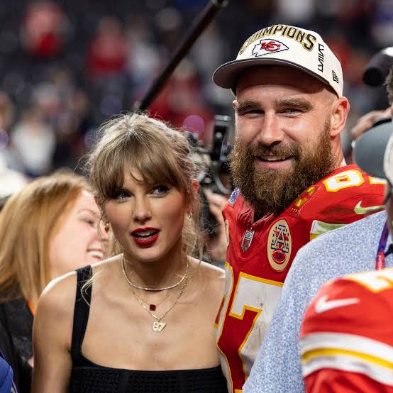 Jason Kelce’s wife, Kelly, said in an interview, “Travis Kelce loves Taylor Swift, but some haters don’t want their relationship to work out. That’s why the couple needs to move quickly and focus on making things work, including getting married.”