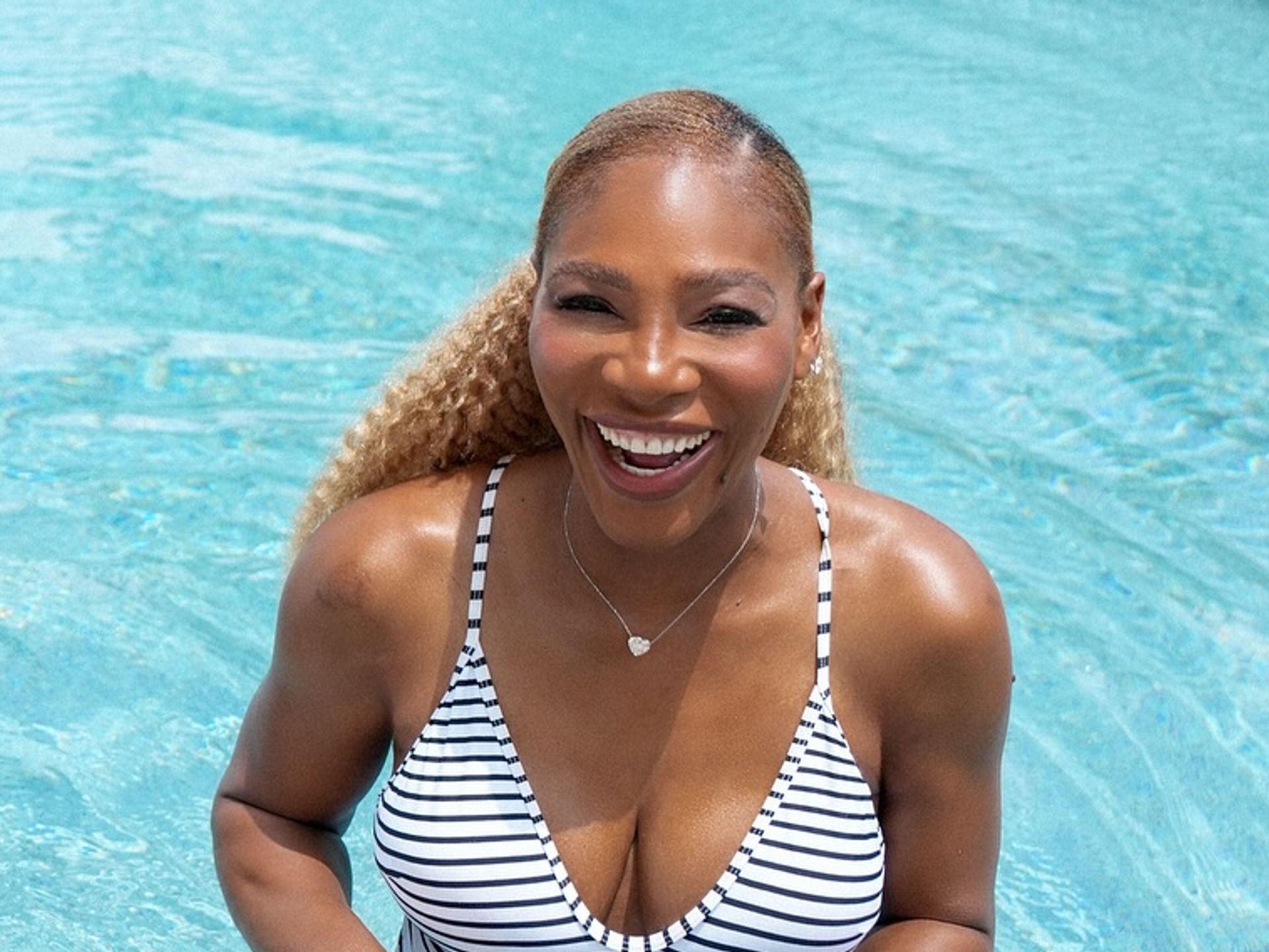 Serena Williams’ Mouth-Watering Pool Swimming Photo Just Caused Total Internet Shutdown – Fans Are Flooding In Wildly to See the Crystal-Clear New Shot That’s Leaving Everyone Thirsty and Begging for More