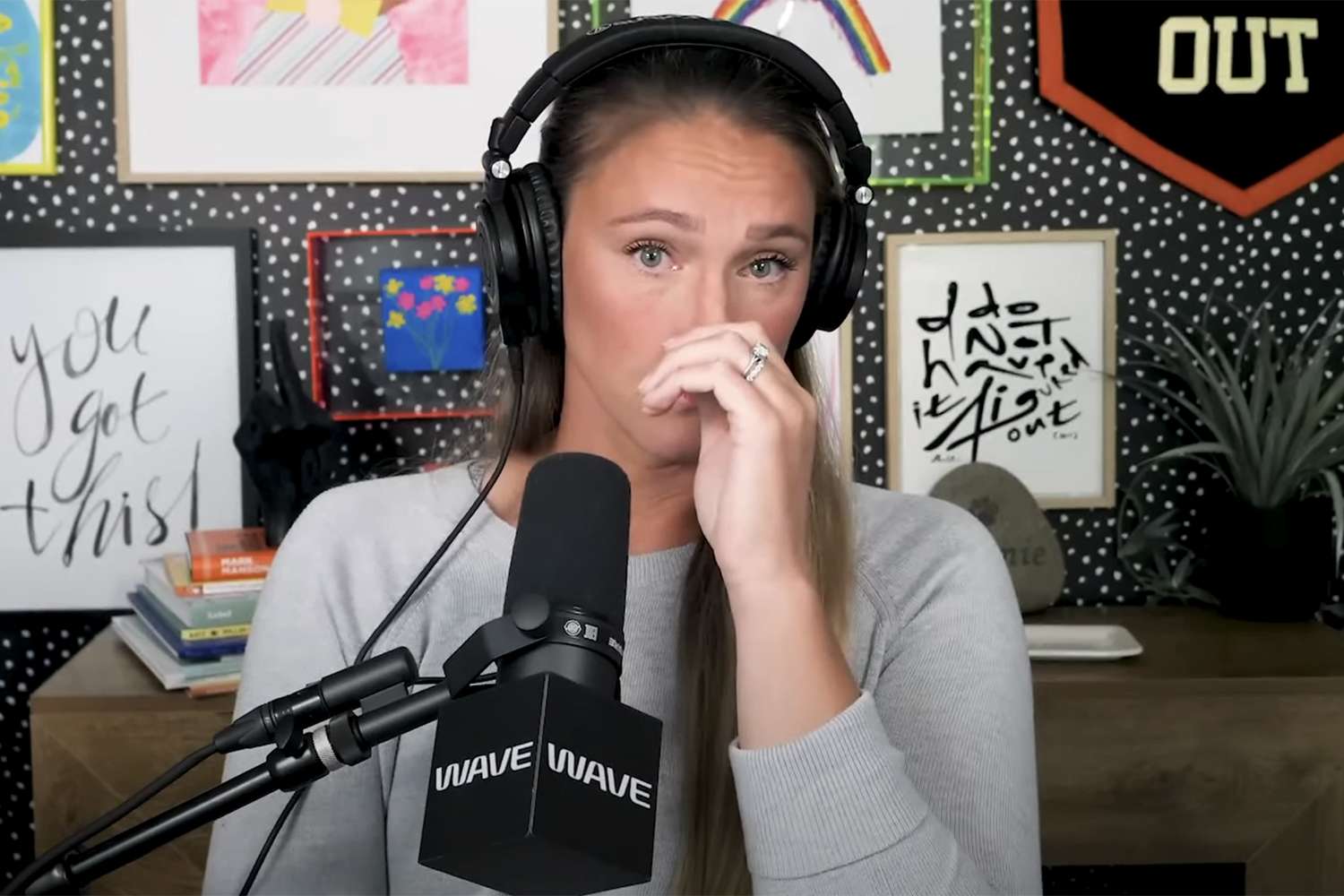 BREAKING: Emotional Kylie Kelce Reveals How Golfing Wyatt Hit Youngest Daughter Finn and Has Been Confirmed to Be... See More