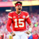 Patrick Mahomes stars against Chargers as Chiefs win sixth straight