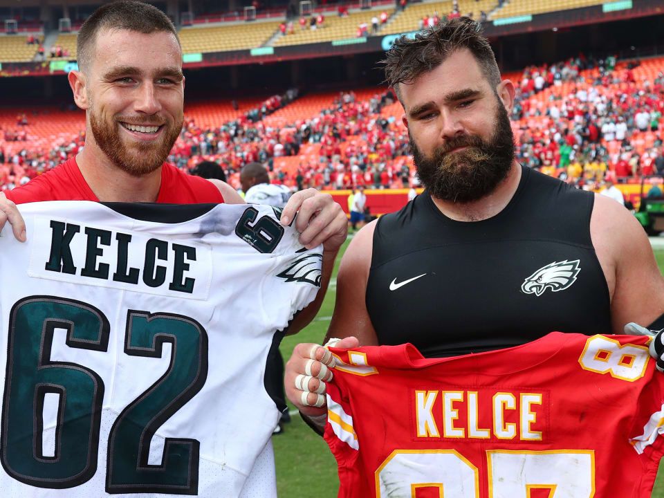 With the atmosphere moves that has sent shockwaves through the NFL community,the Eagles Philadelphia Jason Kelce Re-Signs NFL Contract After Retirement from Philadelphia Eagles to Join Kansas City Chiefs and Play Alongside Brother Travis Kelce “One Last Time Blood Tie"