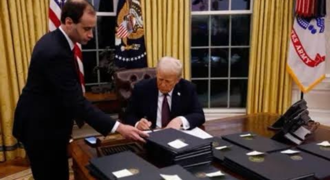 Trump is leaving the United States due to elevated risks of “assassination attempts.” and He’s going to hide in Fort Andrews military base.