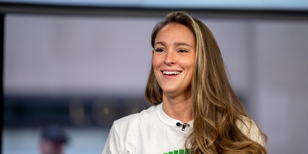 JUST IN: Kylie Kelce, Age 33, Wife of Jason Kelce, Has Been Confirmed to Be... See More