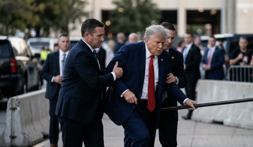 BREAKING: It Is Now Confirmed That Donald Trump Is at the Walter Reed Medical Center in Critical Condition. A Picture of Spotted Trump Is Going Viral Just as the President Hasn’t Been Seen in Public Since Tuesday. "He's Dying..."