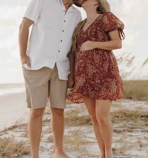 Travis Kelce and Taylor Swift Spotted on the Beach as Photos Set Social Media on Fire, Revealing a Baby Bump That Confirms What Fans Have Been Saying All Along… See Clear Photos