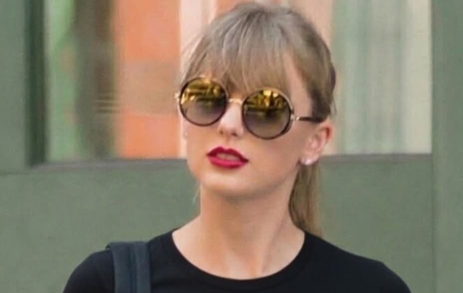 Happy Birthday to Taylor Swift! Born on 1989, Taylor Swift turns 37 years old today.!
